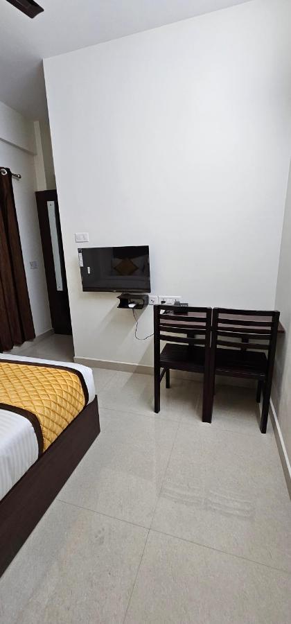 Blueway Residency Downtown Hotel Thiruvananthapuram Exterior foto