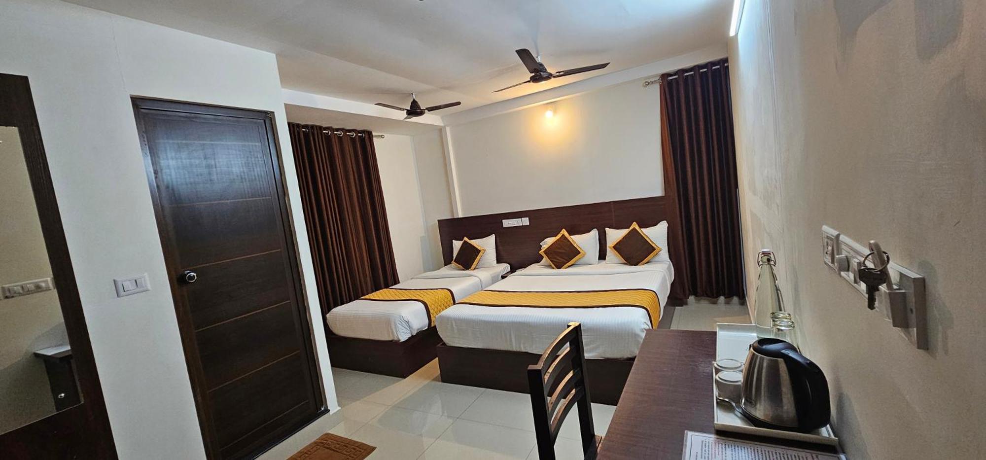 Blueway Residency Downtown Hotel Thiruvananthapuram Exterior foto